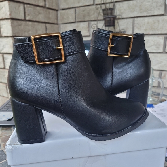 Ladies boots - Picture 3 of 8